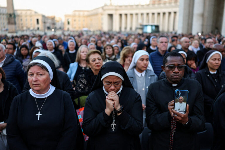 Primer día de luto por el papa Francisco