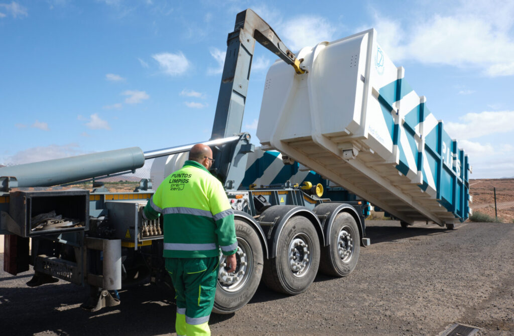 Fuerteventura adquiere 10 contenedores de compactación. Uno de los 10 contenedores que ha adquirido el Cabildo de Fuerteventura/ Cabildo de Fuerteventura.