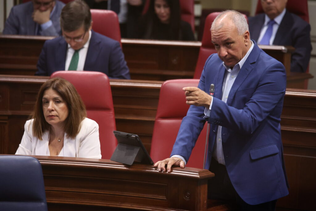 Clavijo denuncia el incumplimiento con los menores migrantes solicitantes de asilo