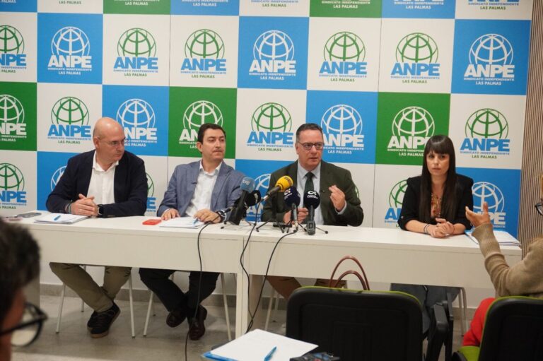 Reunión entre ANPE y Educación para analizar la situación de la enseñanza en Canarias