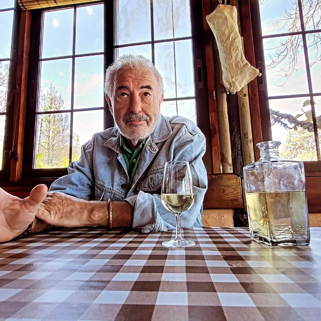 'Con cúrcuma' invita a los oyentes a degustar las tradiciones de Semana Santa con recetas tradicionales reinterpretadas, vinos de autor y dulces palmeros