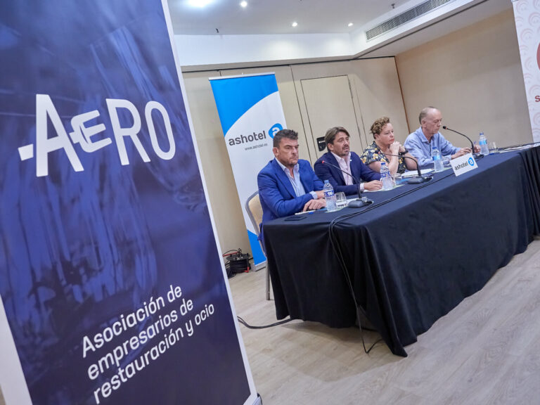 Marichal dice que la patronal hostelera está abierta «a tratar todo» en la mesa de negociación