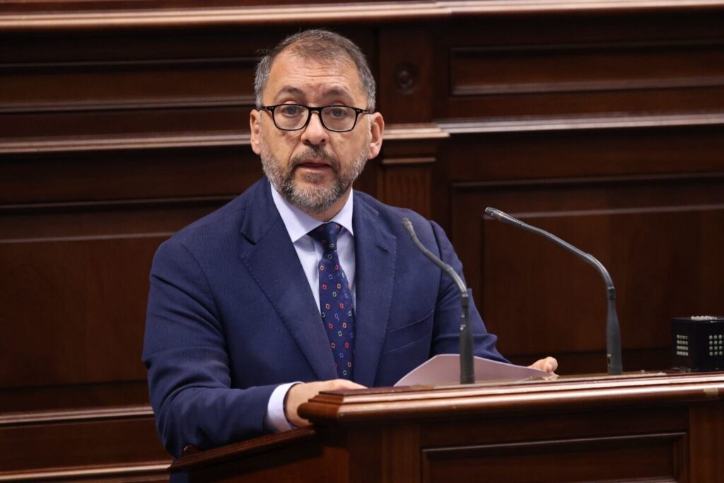 Clavijo denuncia el incumplimiento con los menores migrantes solicitantes de asilo