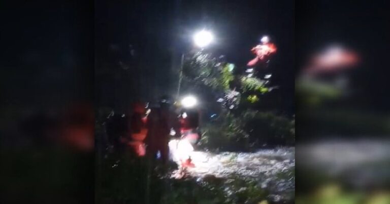 Bomberos de Tenerife rescatan a dos turistas atrapadas en el macizo de Anaga