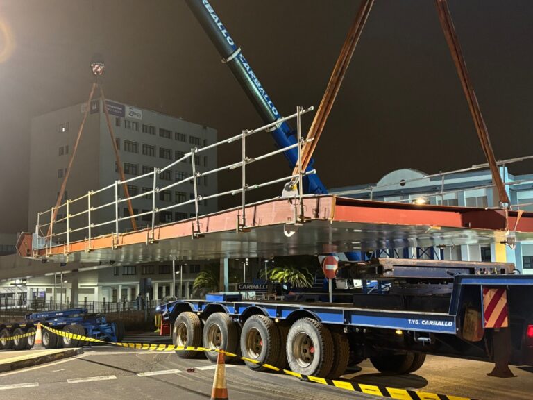 Se instala el módulo de conexión de la Pasarela del Padre Anchieta y la Avenida de la Trinidad