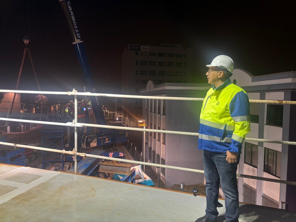 Se instala el módulo de conexión de la Pasarela del Padre Anchieta y la Avenida de la Trinidad. Obras para la instalación de la conexión de la Pasarela del Padre Anchieta y la Avenida de la Trinidad/ Cabildo de Tenerife.