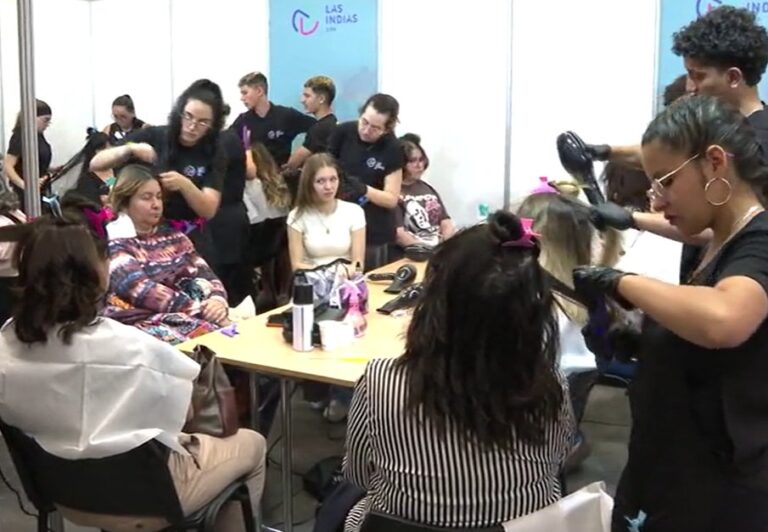 Más de mil personas buscan trabajo en «Atrayendo Talento»