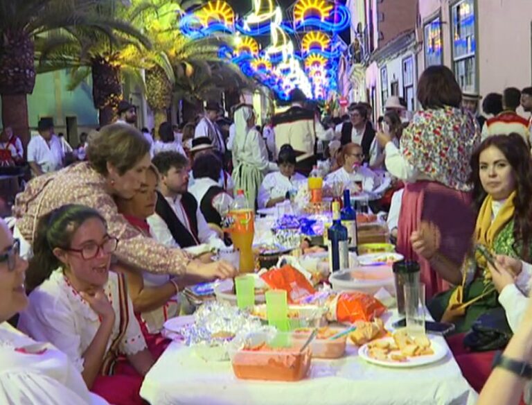 Caco Senante, pregonero de las Fiestas de Mayo en Santa Cruz de Tenerife
