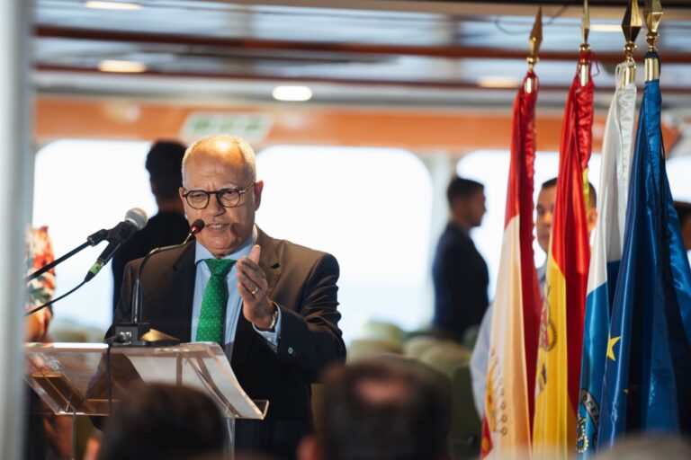 Curbelo reitera que la situación de Los Cristianos «no admite más demoras»