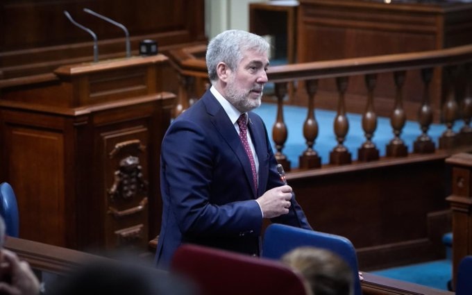 Clavijo denuncia el incumplimiento con los menores migrantes solicitantes de asilo