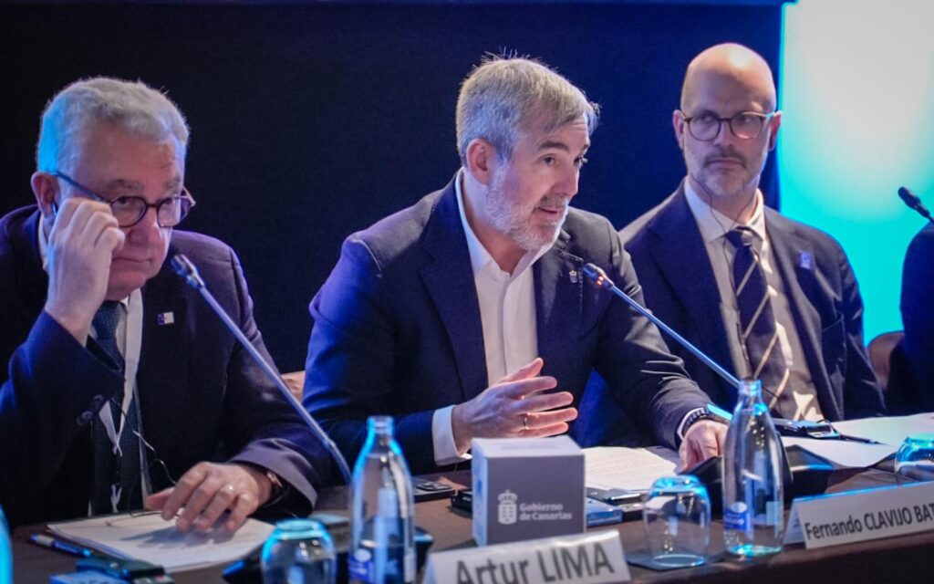 La Palma acoge la Asamblea General de la Comisión Islas de las Regiones Periféricas y Marítimas de Europa. Fernando Clavijo durante la Comisión de las Islas/ Gobierno de Canarias.