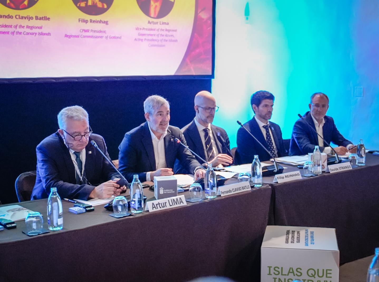 La Palma acoge la Asamblea General de la Comisión Islas de las Regiones Periféricas y Marítimas de Europa. Fernando Clavijo durante la Comisión de las Islas/ Gobierno de Canarias.