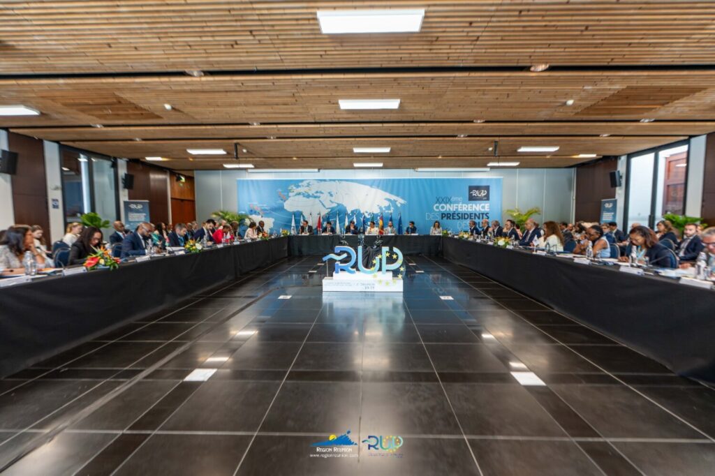 Canarias eleva a la Comisión de Islas la limitación de viviendas a no residentes