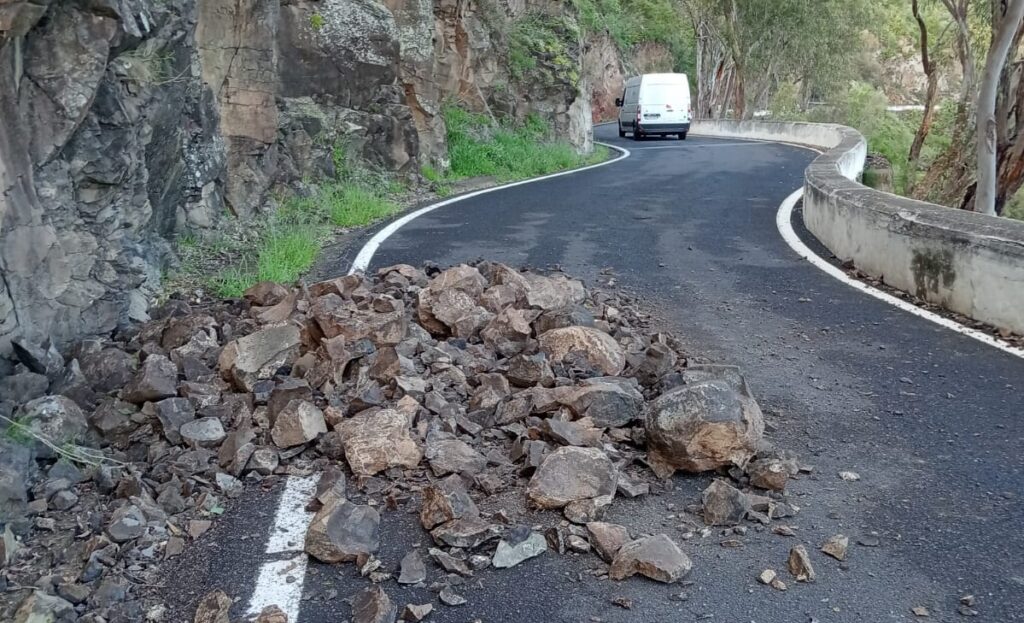 Fotos de la Borrasca Nuria en su paso por Canarias. Desprendimiento en Gran Canaria. Imagen cedida por el Cabildo de Gran Canaria
