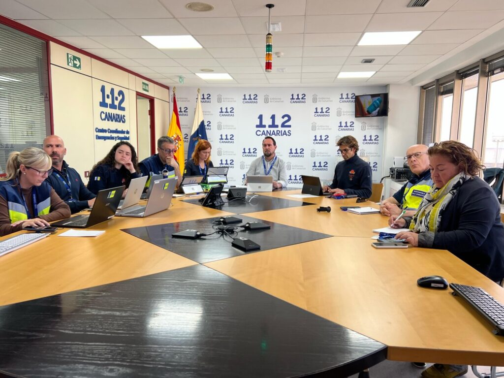 La Dirección General de Emergencias del Gobierno de Canarias reune al comité de coordinación y seguimiento de la Borrasca Olivier/ 112 Canarias.