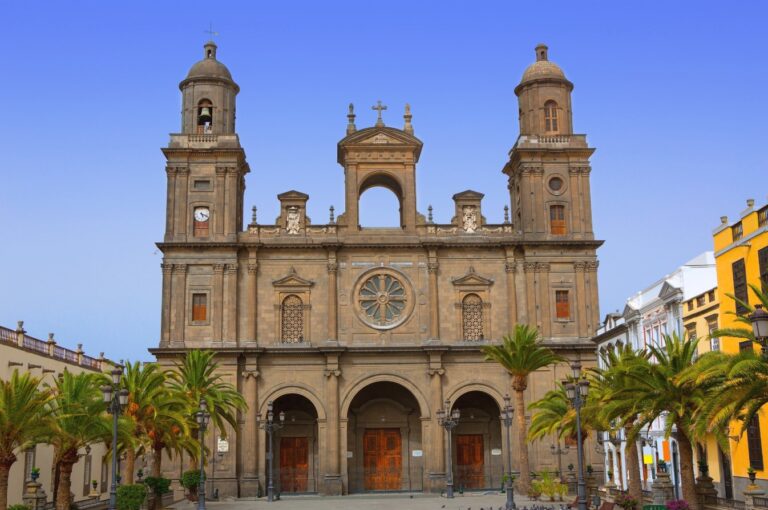 La Catedral de Santa Ana acoge el funeral por el Papa Francisco