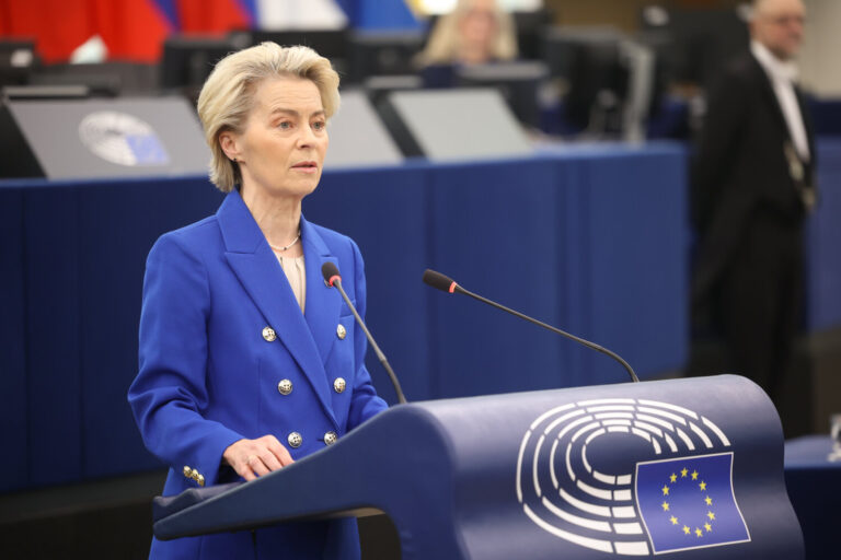 La UE tiene fuerza para «contraatacar» y un «plan sólido» ante los aranceles de EEUU, según Von der Leyen