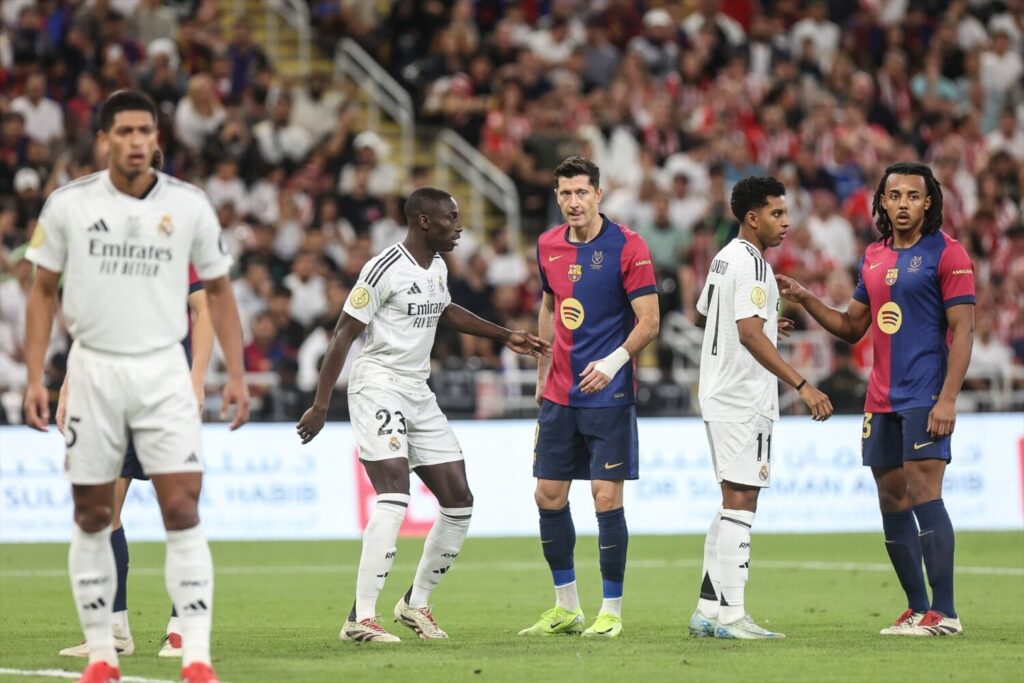 Imagen de archivo de un encuentro entre el FC Barcelona y el Real Madrid