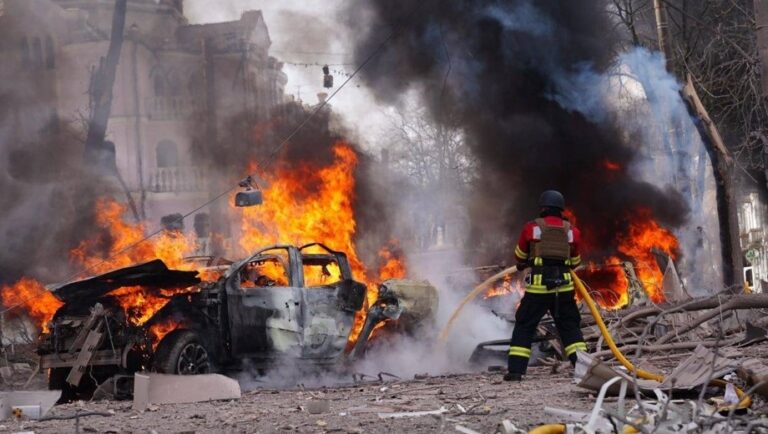 Ucrania denuncia al menos 34 muertos y 117 heridos por un ataque ruso