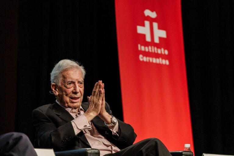 Mario Vargas Llosa fallece en Lima a los 89 años