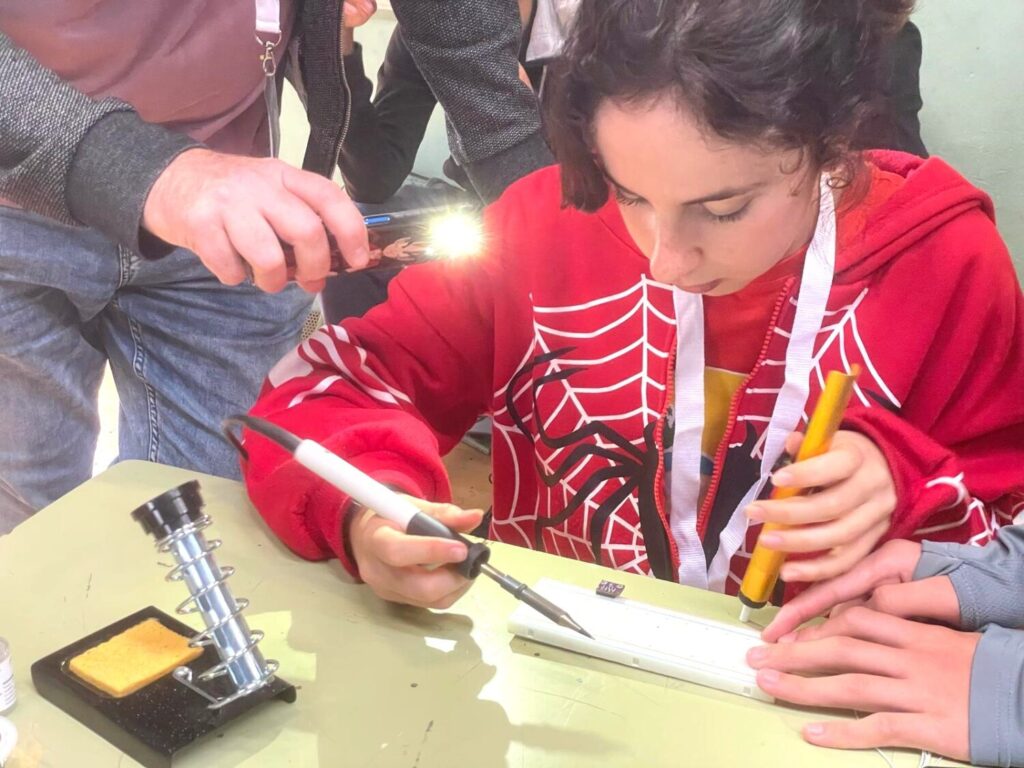 Un centenar de estudiantes participan en la 5º edición de CanSat. 5º edición de CanSat en Canarias/ Consejería de Educación.