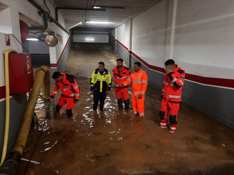 Arrecife pedirá la declaración de zona catastrófica para ayudar a los vecinos tras las intensas lluvias 