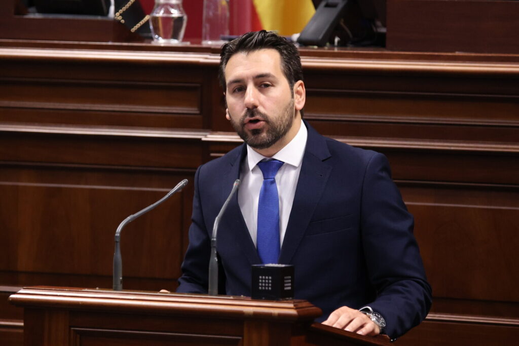 Iniciativa sobre una tasa turística en las islas. Manuel Hernández, diputado del Grupo Socialista. Imagen PSOE