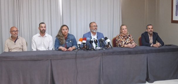 22 concejales dejan NC para sumarse al proyecto de Teodoro Sosa. Rueda de prensa de los concejales de San Bartolomé de Tirajana que presentan su renuncia a NC/ RTVC.