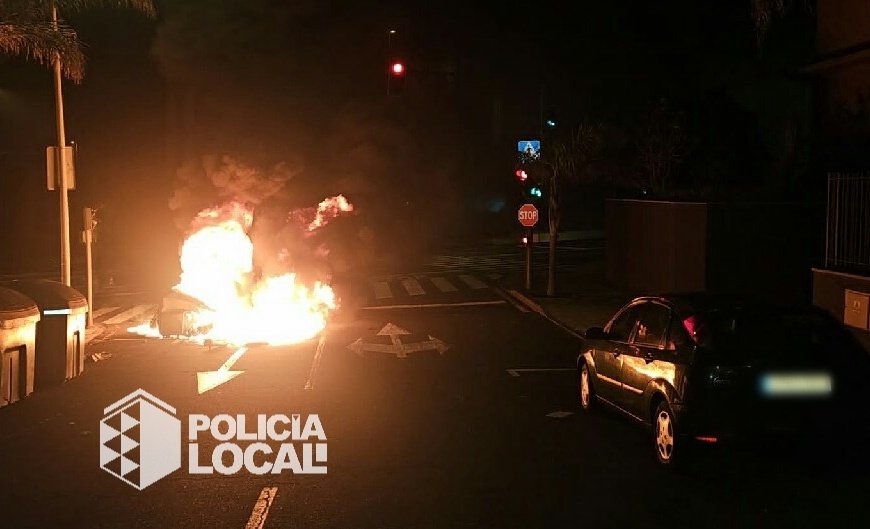 Tras la extinción del fuego en los contenedores, la evaluación y comprobación de la zona, el servicio fue dado por finalizado