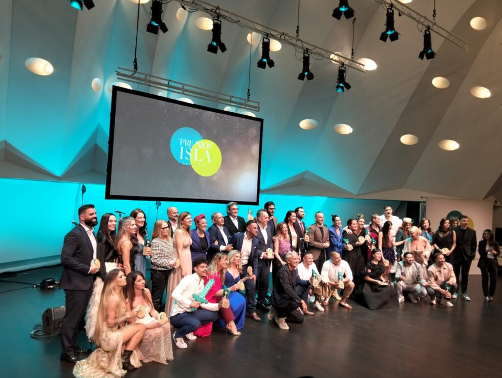 Premios Isla surge en el año 2022 para reconocer el trabajo de los creadores de contenido y profesionales digitales en Canarias