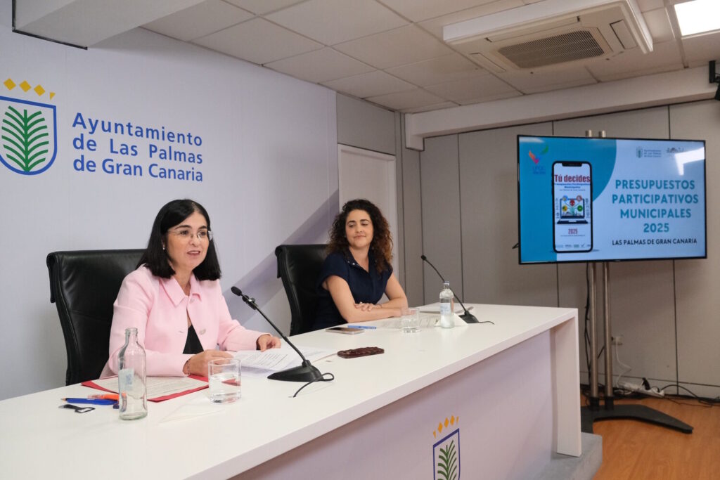 Las Palmas de Gran Canaria inicia una nueva convocatoria de los Presupuestos Participativos. Carolina Darias y Betsaida Gonzáles durante la presentación/ Ayuntamiento de Las Palmas de Gran Canaria.