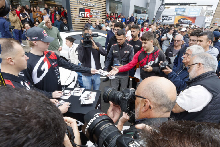 Presentación de los pilotos del equipo Toyota Gazoo WRC que compiten en el Rally Islas Canarias