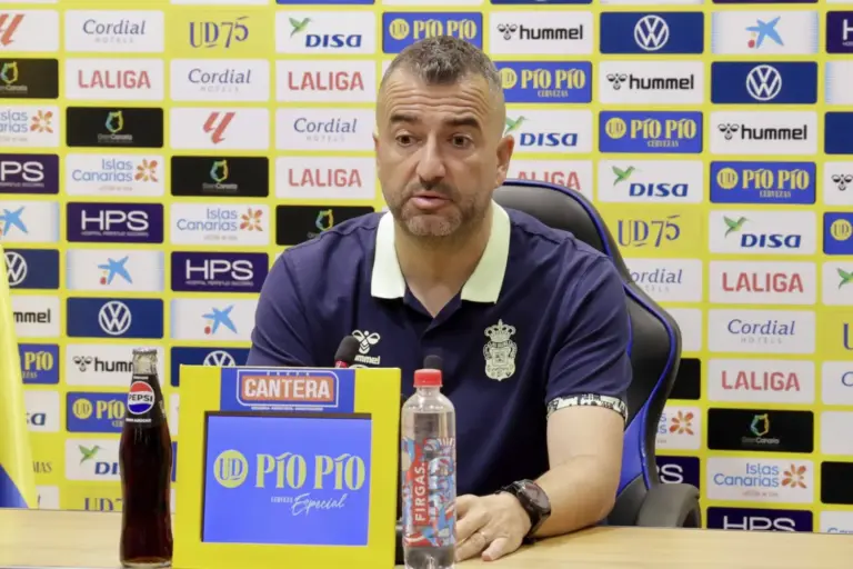 Martínez: «Ni hace dos semanas estábamos descendidos, ni ahora salvados»