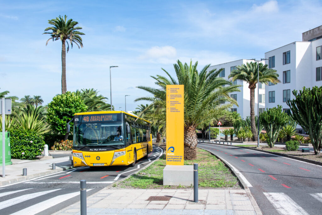 Un estudio de la ULPGC muestra mayor demanda de transporte público para los campus universitarios.
