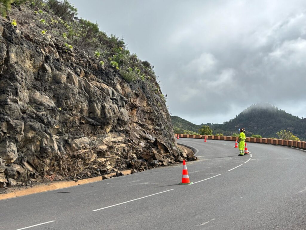 Trabajos en el Mirador de Santiago del Teide/ Lorenza de Vera.