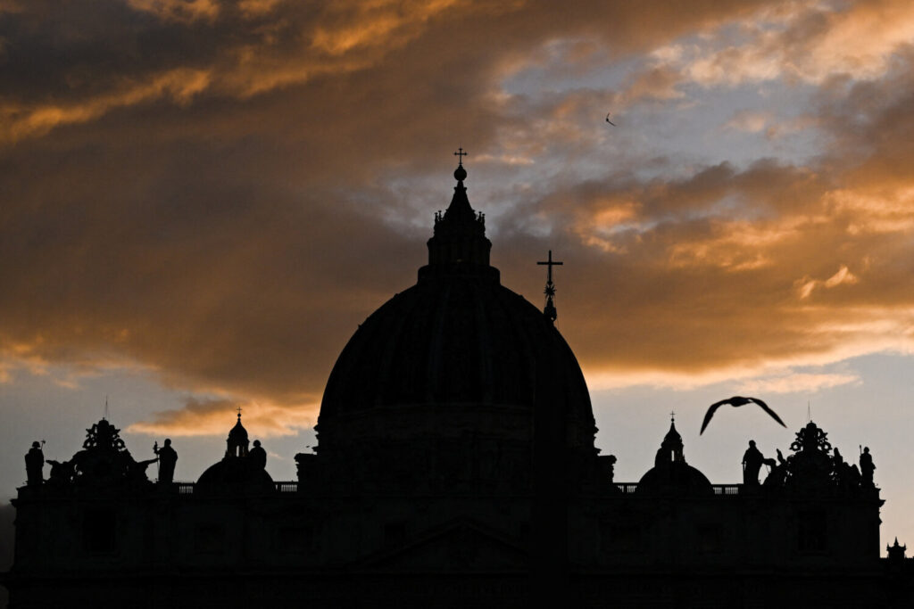 Vista de la Basílica de San Pedro donde se celebra el funeral del papa Francisco / Reuters