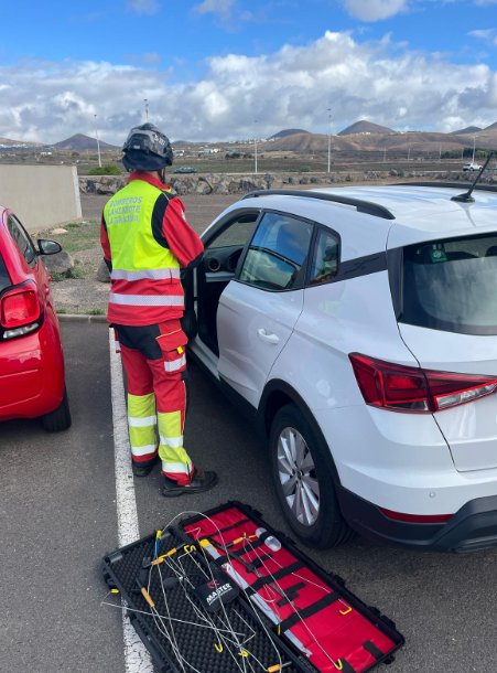 Rescatan a un bebé encerrado en un coche en Lanzarote