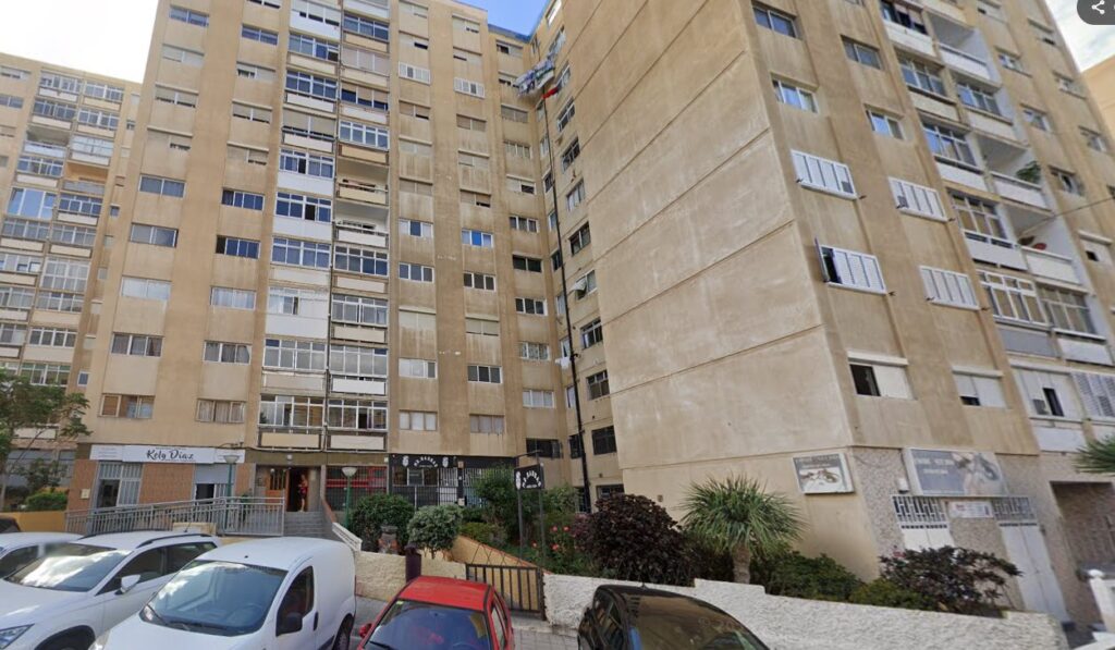 Investigan como bullying el caso del menor que en la tarde de este lunes se precipitó desde un octavo piso de un edificio en Gran Canaria