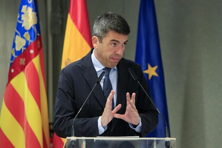 Mazón pide a Sánchez una reunión urgente en València sobre la recuperación tras la dana