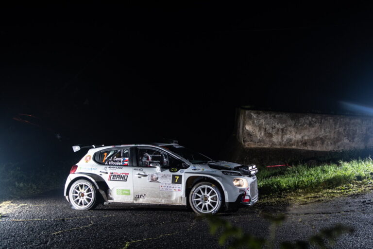 Mala fortuna para Jan Černý y Jan Hloušek en un complicado Rally Norte