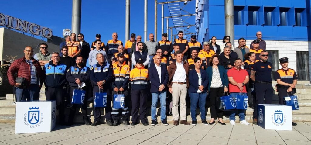 Tenerife refuerza la capacidad de respuesta de los 31 ayuntamientos ante una emergencia con emisoras Tetra