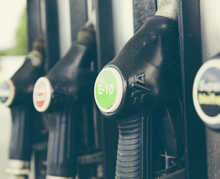 El precio de la gasolina da un respiro en Semana Santa