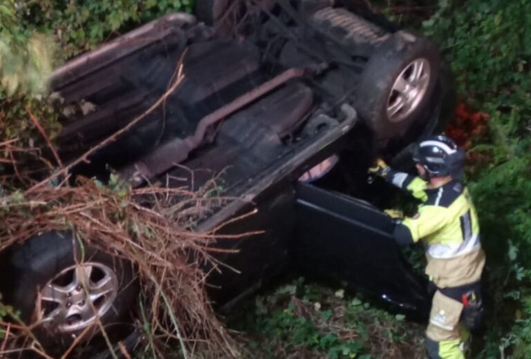 Herida tras volcar el vehículo por el que circulaba en El Tanque (Tenerife)