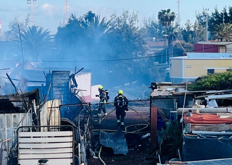 Un incendio en Ojos de Garza moviliza a bomberos y fuerzas de seguridad durante cuatro horas