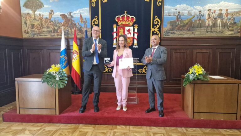 Patricia Hernández recibe la Medalla a la Promoción de los Valores de Igualdad