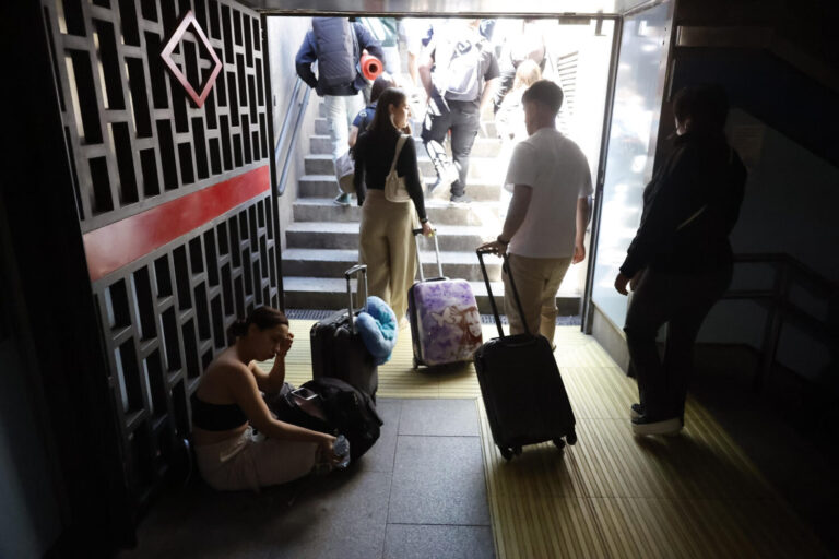 Buscan un acuerdo con Madrid que garantice el transporte bonificado a los estudiantes canarios desplazados