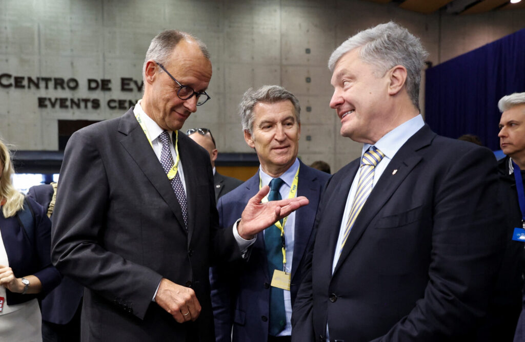 El líder del partido Unión Demócrata Cristiana (CDU), Friedrich Merz, asiste al congreso del Partido Popular Europeo (PPE), en Valencia, España, el 29 de abril de 2025. REUTERS/Eva Manez