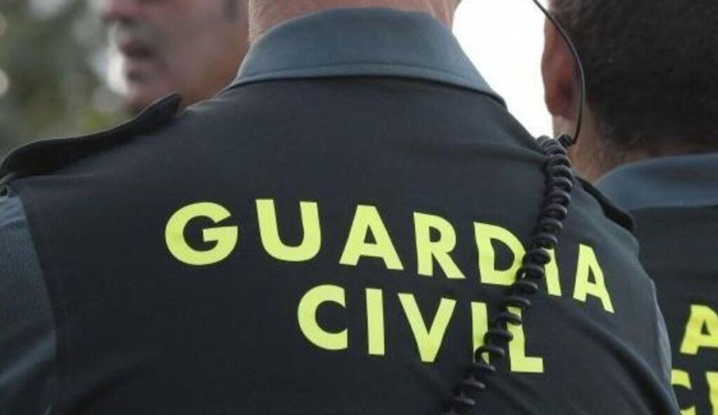 La Guardia Civil acusa a dos personas de inventarse dos robos por valor de 4.800 euros.