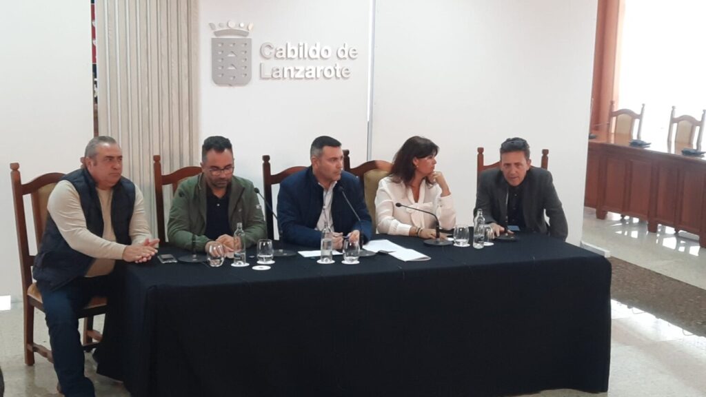 El presidente del Cabildo de Lanzarote, Oswaldo Betancort, ha hecho balance de los daños producidos por la tromba de agua caída el pasado fin de semana en la isla