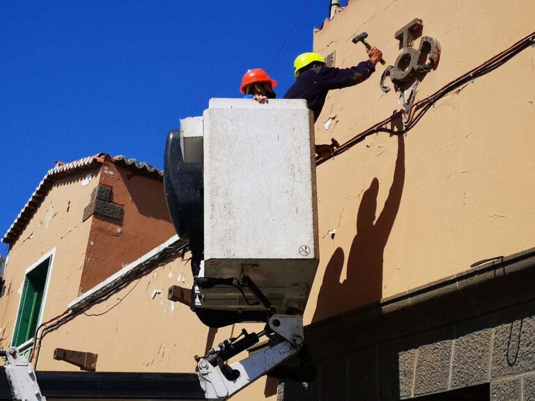 El Gobierno de Canarias desconoce cuántos símbolos franquistas se han retirado